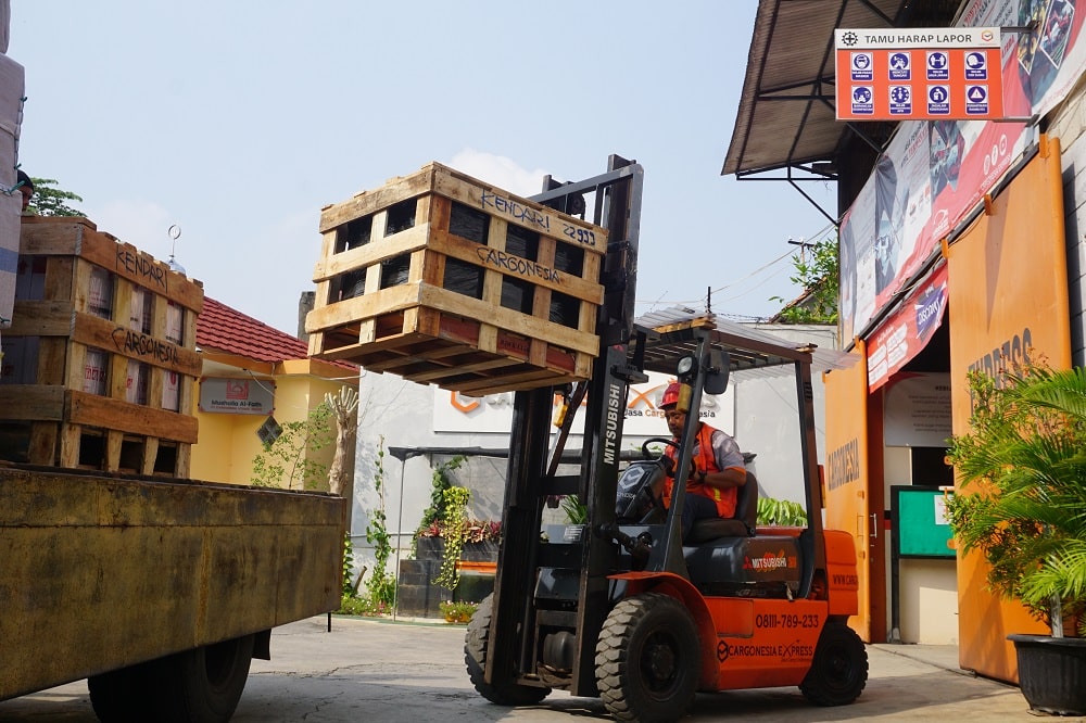 Jasa Ekspedisi Jakarta Kendari Murah via Roro Trucking